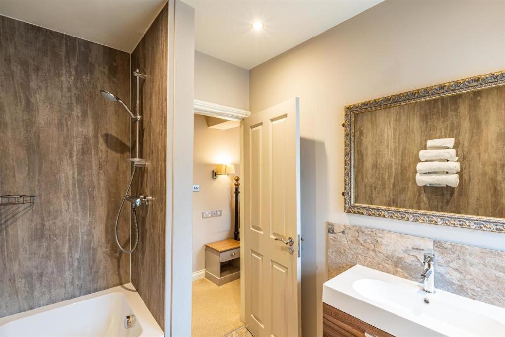 The Brantwood Hotel Пенрит Экстерьер фото